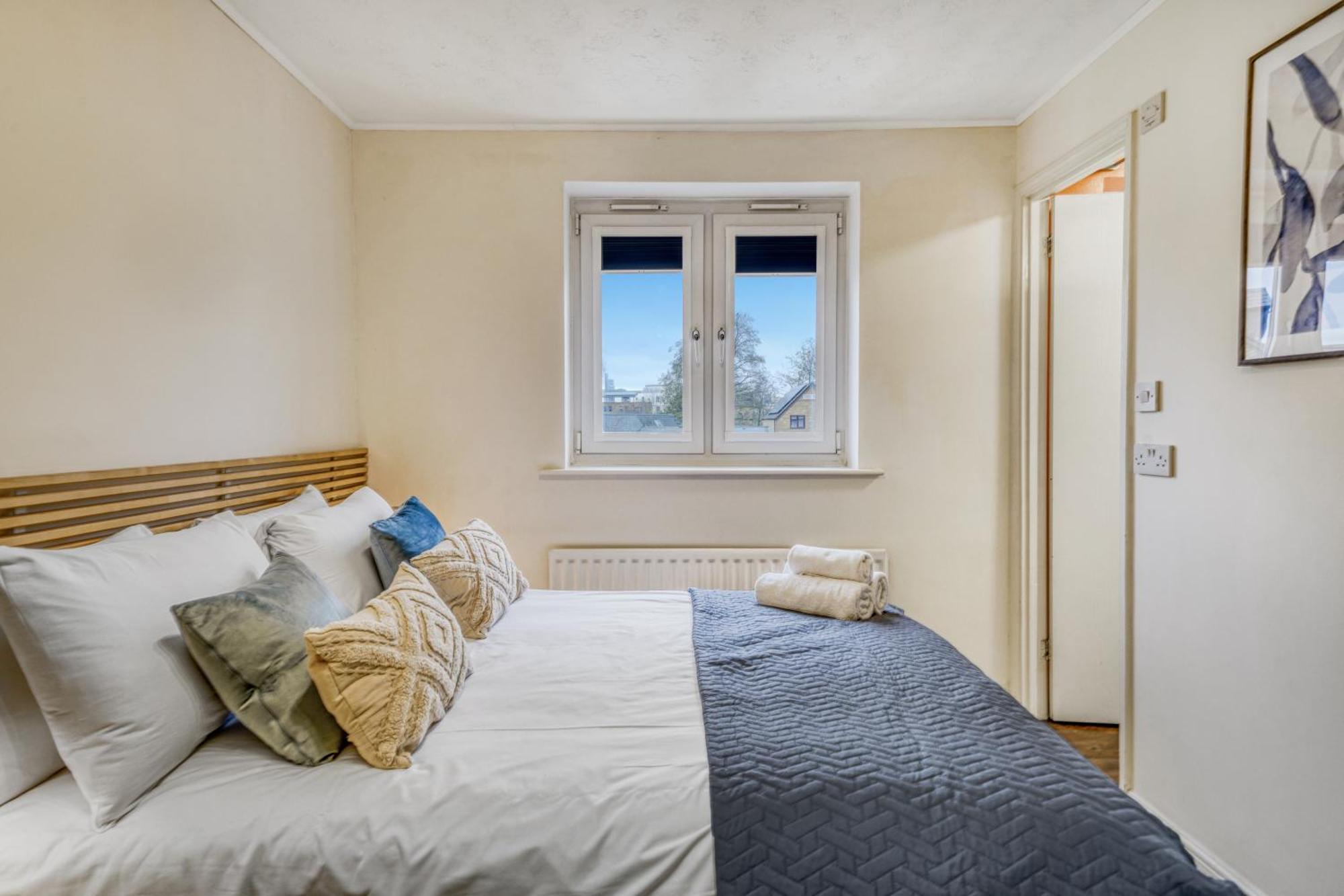Executive 4 Bedroom Town House In Canada Water Free Wifi & Parking By City Stay Aparts 런던 외부 사진
