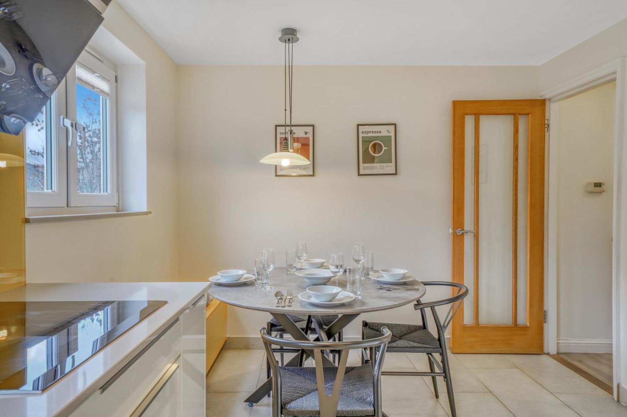 Executive 4 Bedroom Town House In Canada Water Free Wifi & Parking By City Stay Aparts 런던 외부 사진