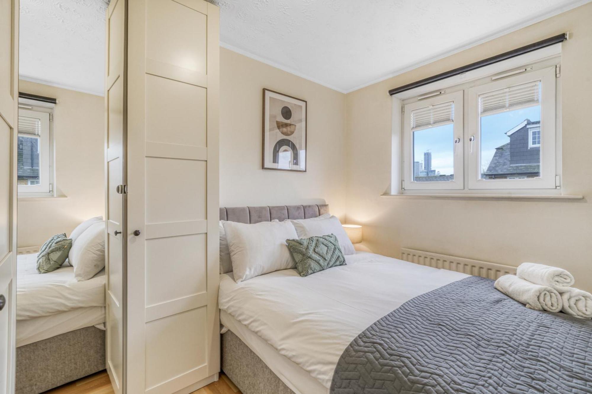 Executive 4 Bedroom Town House In Canada Water Free Wifi & Parking By City Stay Aparts 런던 외부 사진
